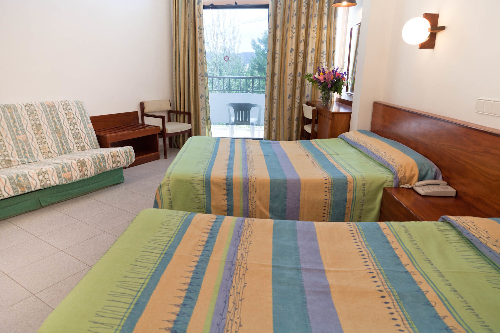Hotel Vibra Riviera Сан-Антонио-Абад Экстерьер фото