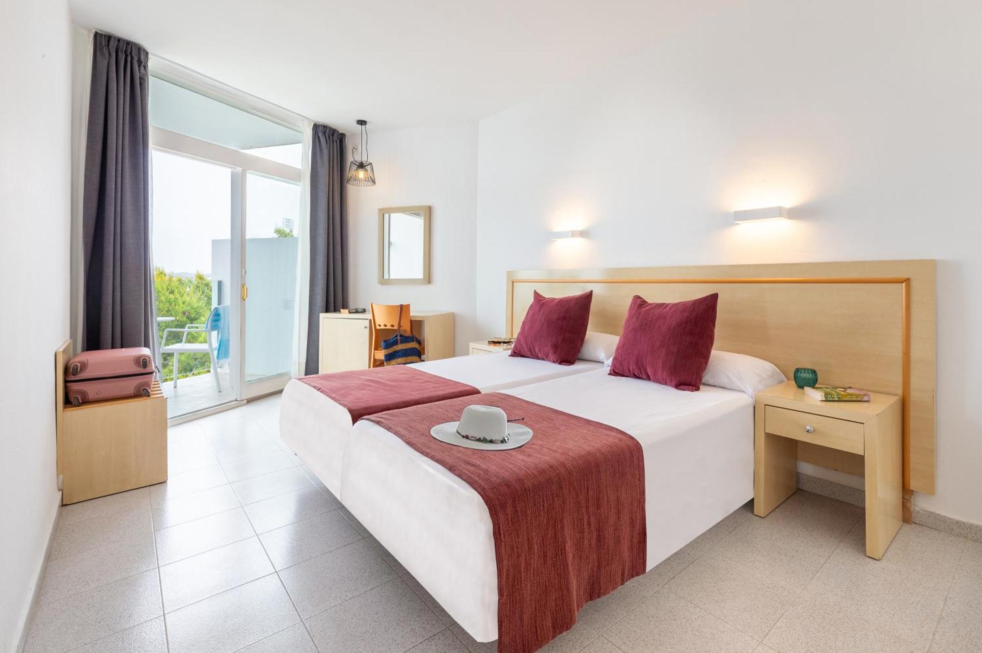 Hotel Vibra Riviera Сан-Антонио-Абад Экстерьер фото