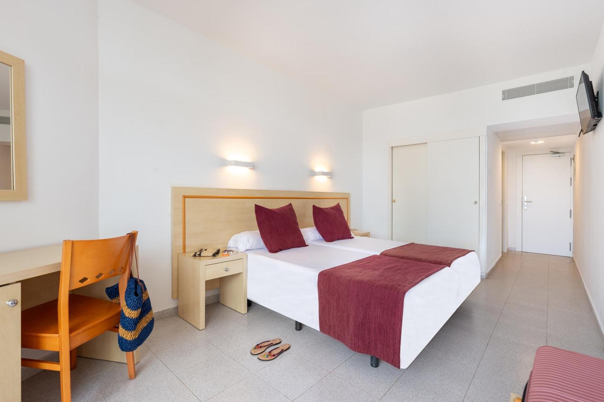 Hotel Vibra Riviera Сан-Антонио-Абад Экстерьер фото