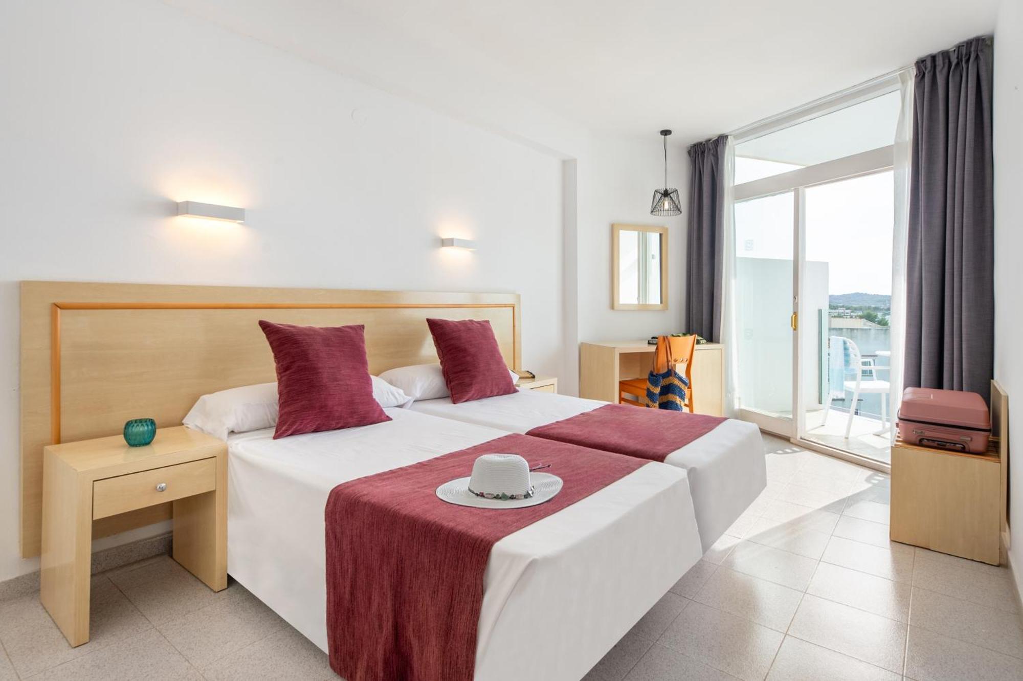 Hotel Vibra Riviera Сан-Антонио-Абад Экстерьер фото