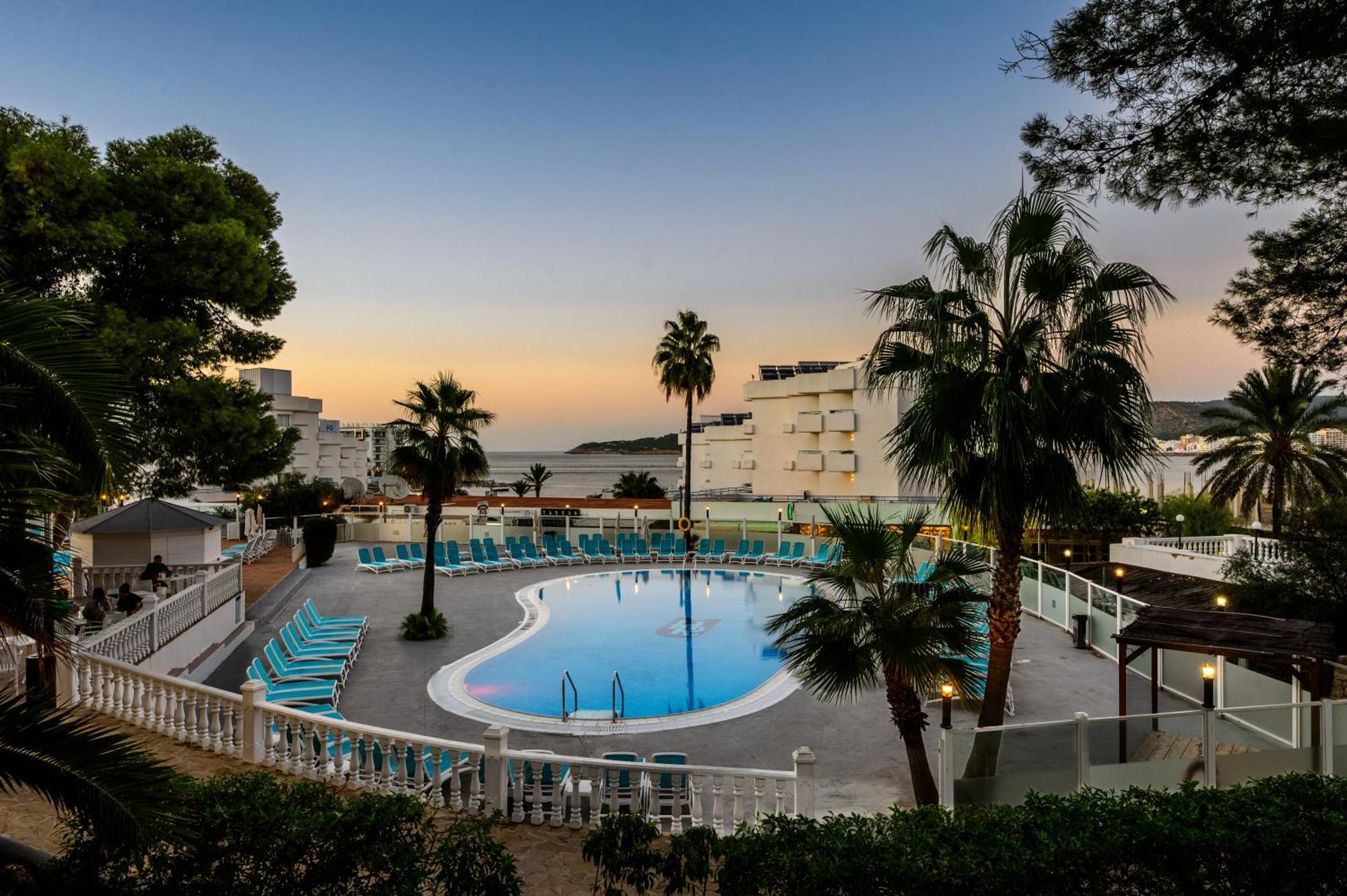 Hotel Vibra Riviera Сан-Антонио-Абад Экстерьер фото