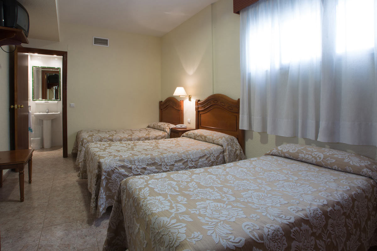Hotel Vibra Riviera Сан-Антонио-Абад Экстерьер фото